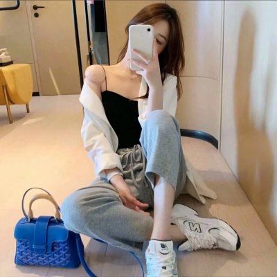 驼背人与舞女